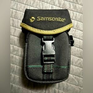Samsonite Camera Pouch With Shoulder Strap and Belt Loop Model 190BK